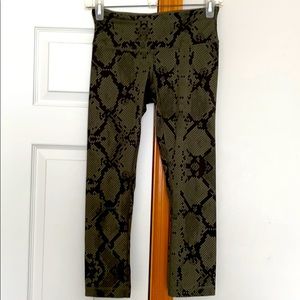 Lululemon wunder under